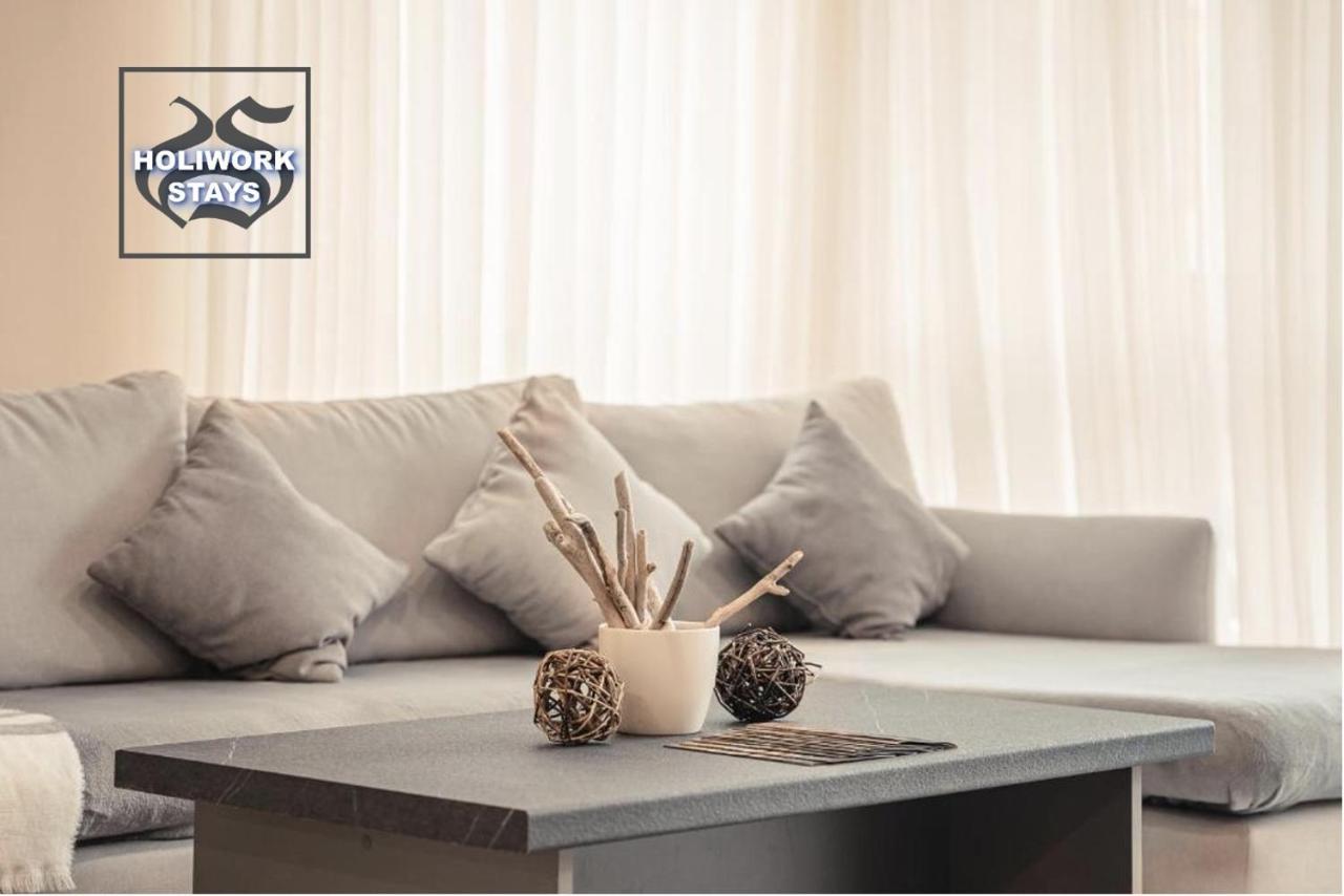 Elite Business Residence With Free Gym Pass And Full Office Setup Plovdiv Exteriör bild