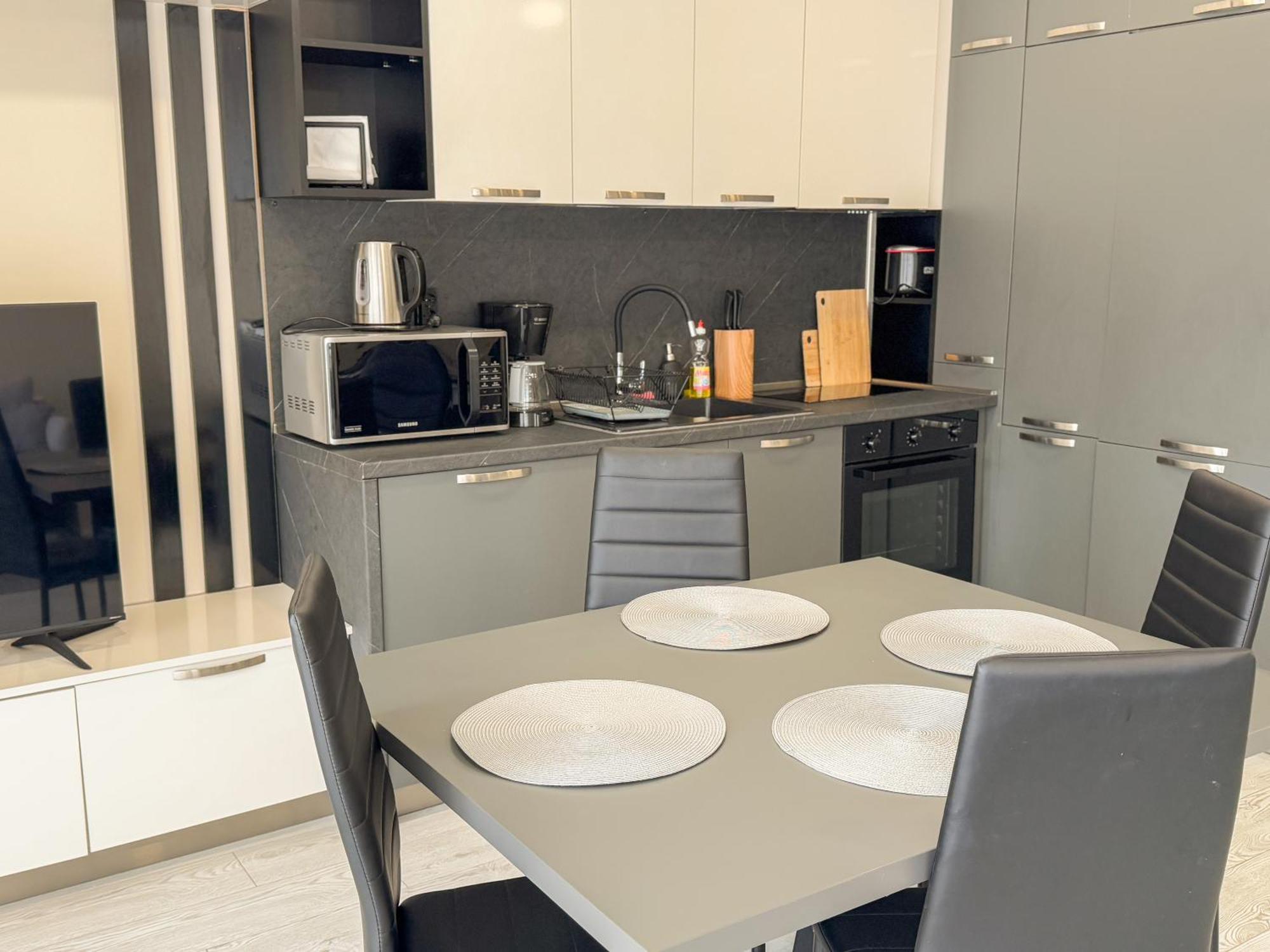 Elite Business Residence With Free Gym Pass And Full Office Setup Plovdiv Exteriör bild
