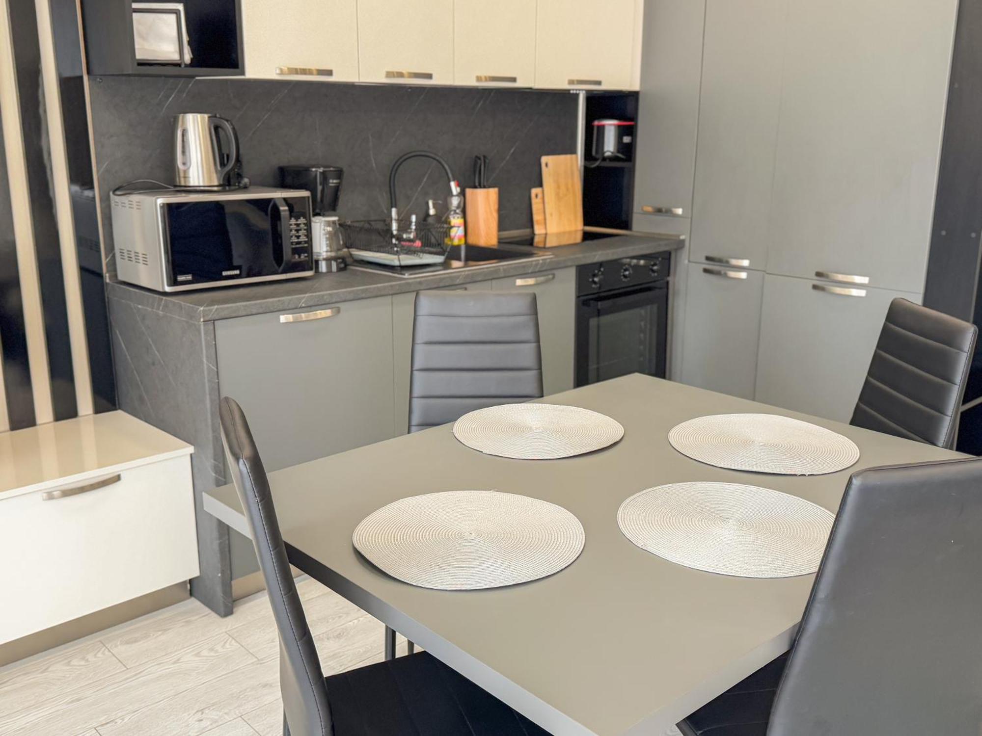Elite Business Residence With Free Gym Pass And Full Office Setup Plovdiv Exteriör bild